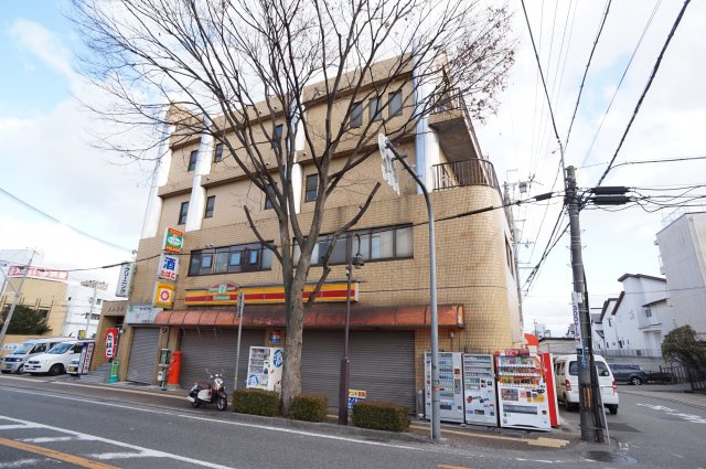 吉村ビルの外観