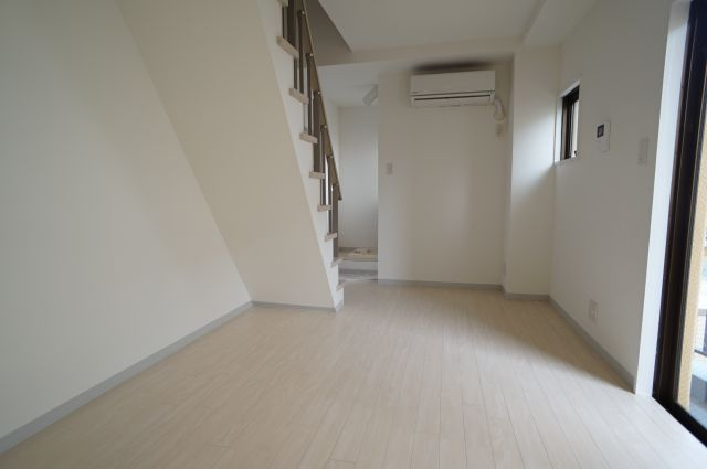 吉村ビルの居間・リビング