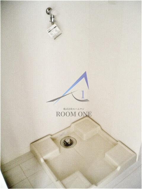 ＩＬ　ＲＯＳＳＯ町屋の設備|洗濯機置き場です。