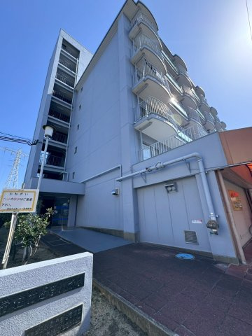 労住かどまハイツB棟の外観|京阪本線「古川橋」駅まで徒歩約12分です。