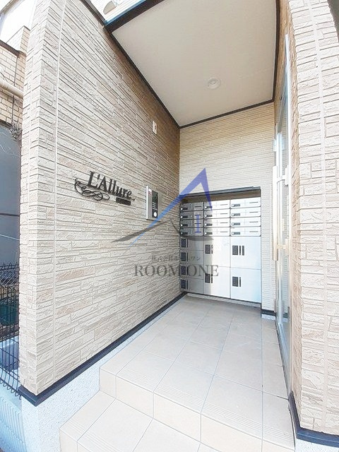 ラリュールのエントランス|エントランスです。