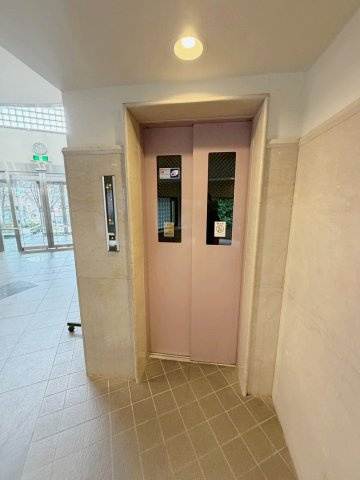 清荒神ヒルズのロビー