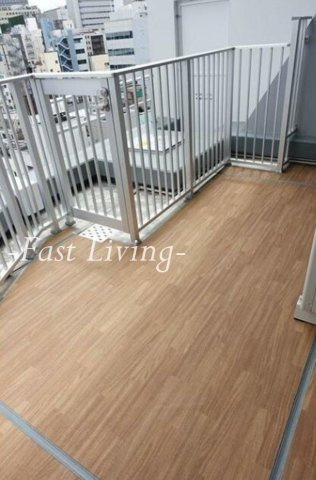 ＧＬＡＣＩＥＲ神保町のバルコニー