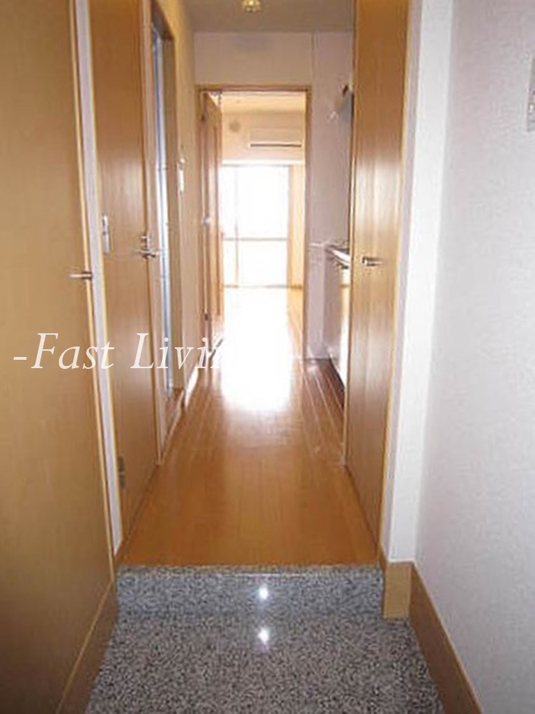 スカイコート神田須田町の玄関