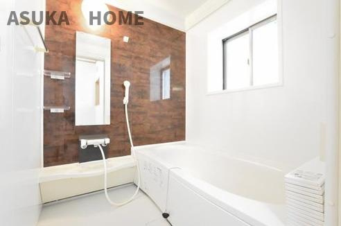 旭区鶴ヶ峰本町３丁目の浴室|１日の疲れを癒すお風呂も広々としています。