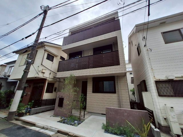 ＡＫＩＴＳＵの外観