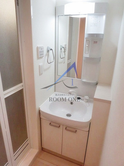 エルスタンザ東綾瀬ＤＥＵＸの洗面所|洗面台です。