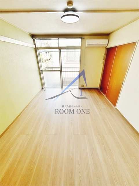 クレール大三の居間・リビング|洋室のお部屋です。