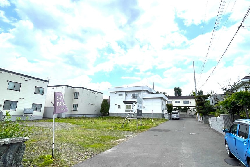 【建築条件付き】西野4条5丁目　全4区画の前面道路含む現地写真