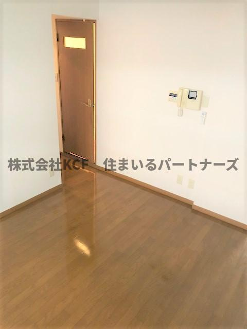 グランテージ中央町の内装|おしゃれなリビングです
