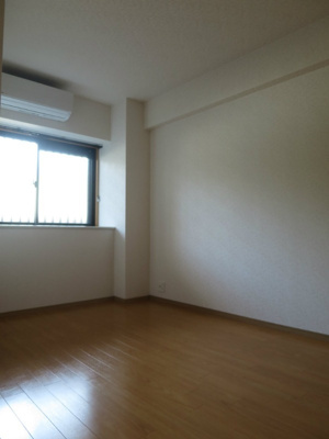 【洋室】 | リファレンス寺塚