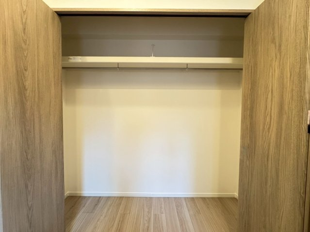 ◆リフォーム済み４LDK◆三方角住戸◆スーパー徒歩１分◆ペット飼育可◆ネバーランド伏見丹波橋の収納|ファミリークローゼット