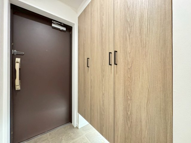◆リフォーム済み４LDK◆三方角住戸◆スーパー徒歩１分◆ペット飼育可◆ネバーランド伏見丹波橋の玄関|玄関