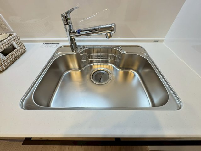 ◆リフォーム済み４LDK◆三方角住戸◆スーパー徒歩１分◆ペット飼育可◆ネバーランド伏見丹波橋のキッチン|シンク