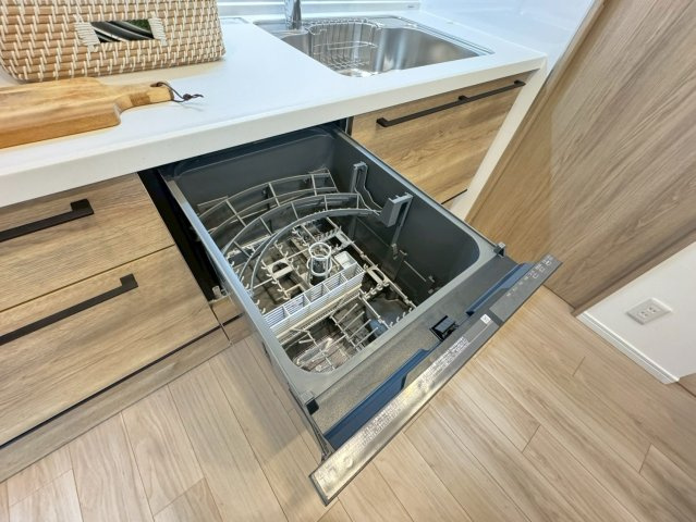 ◆リフォーム済み４LDK◆三方角住戸◆スーパー徒歩１分◆ペット飼育可◆ネバーランド伏見丹波橋のキッチン|食器洗浄機