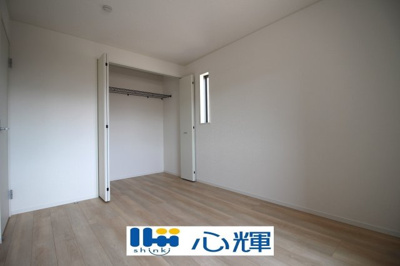 【洋室】 | クレイドルガーデン山陽小野田市赤崎 第2（3号棟） | 住まう方でカスタマイズして頂けるシンプルなデザインの内装。ご自身で素敵な空間を創り上げられます。