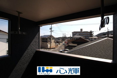 【バルコニー】 | クレイドルガーデン山陽小野田市赤崎 第2（3号棟） | 日当たりのよい住宅エリアですので、多くの陽光が降り注ぎ、室内には陽だまりを生み出してくれます。