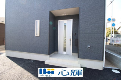 【玄関】 | クレイドルガーデン山陽小野田市赤崎 第2（3号棟） | 家の顔となる玄関。 ゲストを迎え入れても安心の空間です。
