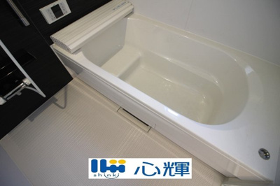 【浴室】 | クレイドルガーデン山陽小野田市赤崎 第2（3号棟） | ゆったりと足を伸ばし、寛げるバスルーム。一日の疲れを癒してくれる空間です。
