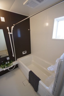 【浴室】 | 【仲介手数料無料！！】八王子市上柚木　新築戸建て（全1棟）1号棟　3880万円