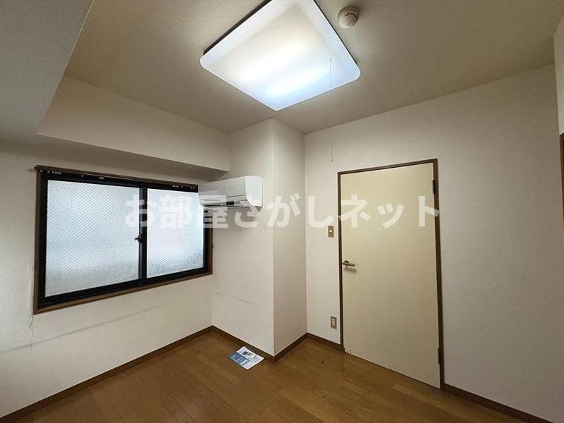 弘栄マンション【おとり物件なし】#学生・社会人にオススメ！初期費用分割払いOK！の居間・リビング