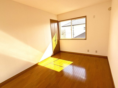 【洋室】 | 津市庄田町 | ２階洋室