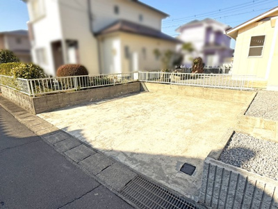 【駐車場】 | 津市庄田町 | 駐車スペース並列約２台可