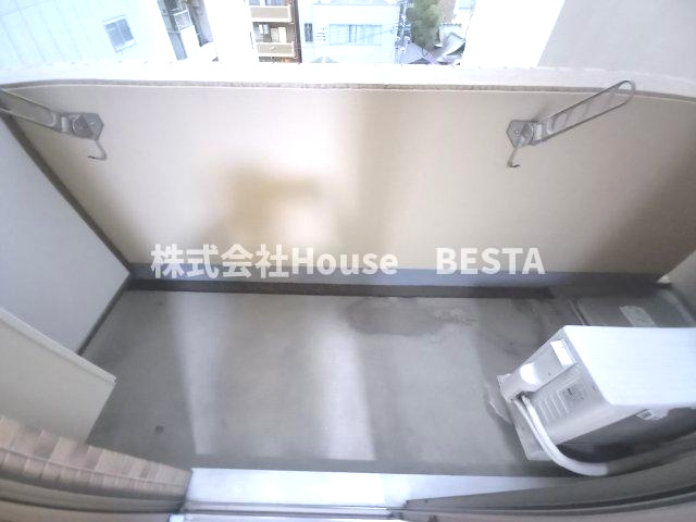 プレサンス神戸みなと元町のバルコニー