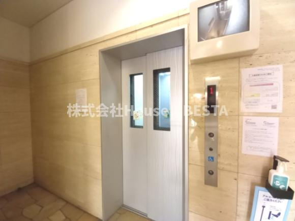 プレサンス神戸みなと元町のロビー