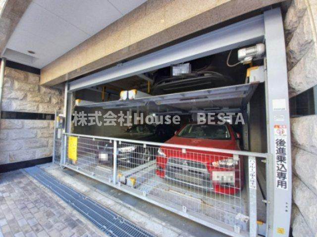 プレサンス神戸みなと元町の駐車場