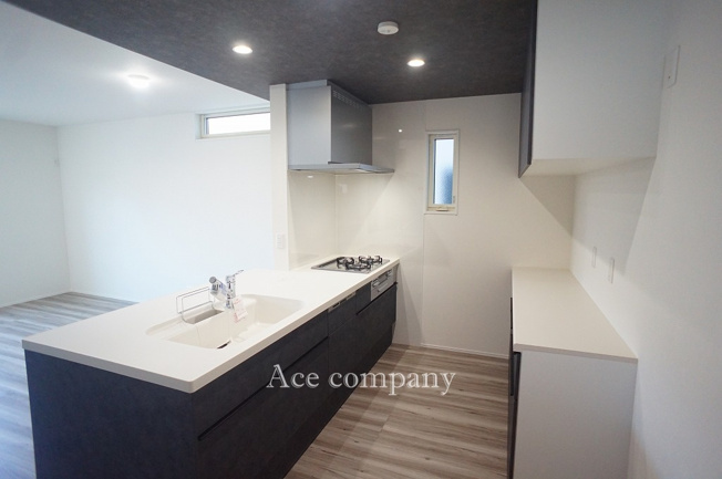 【キッチン】 | 八尾市南植松町5丁目 | 食洗機付きのシステムキッチンです☆3口ガスコンロ☆