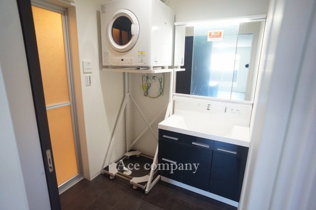 【ランドリースペース】 | 八尾市南植松町5丁目 | 衣類乾燥機幹太くん標準装備☆2階に水廻り設備集約、家事の効率UPです♪