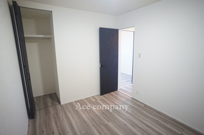 【子供部屋】 | 八尾市南植松町5丁目 | 【3階：洋室5.25帖】クローゼット完備です♪