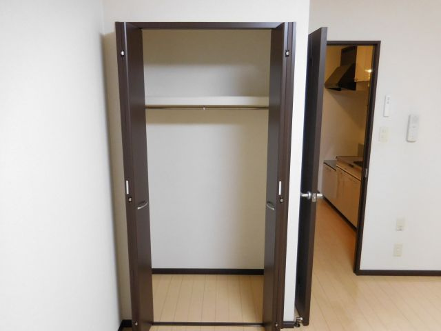 フジパレスタカシロ1番館の収納