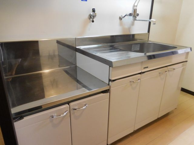 フジパレスタカシロ1番館のキッチン