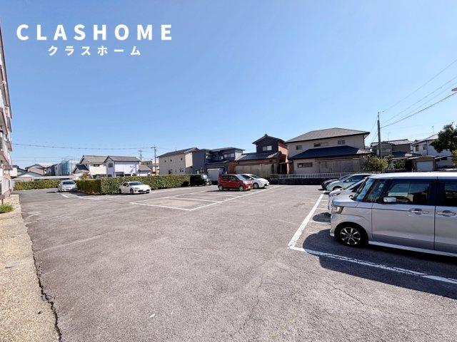 メゾン稲垣の駐車場