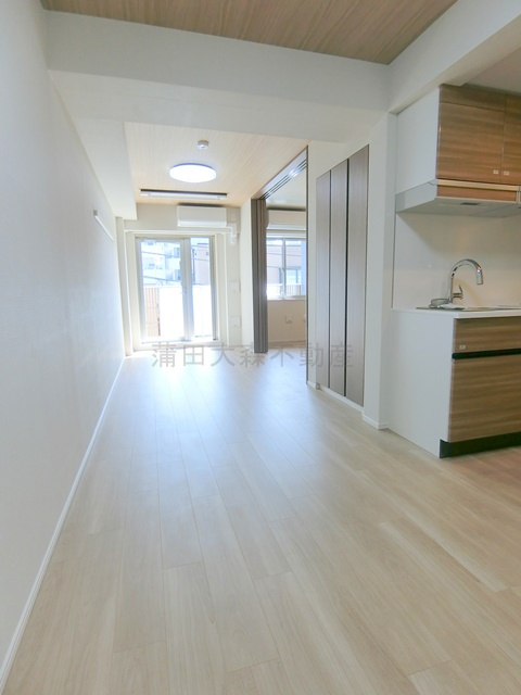 Live Casa千鳥町の居間・リビング|南向きのLDK12.4帖　リビングダイニングキッチン