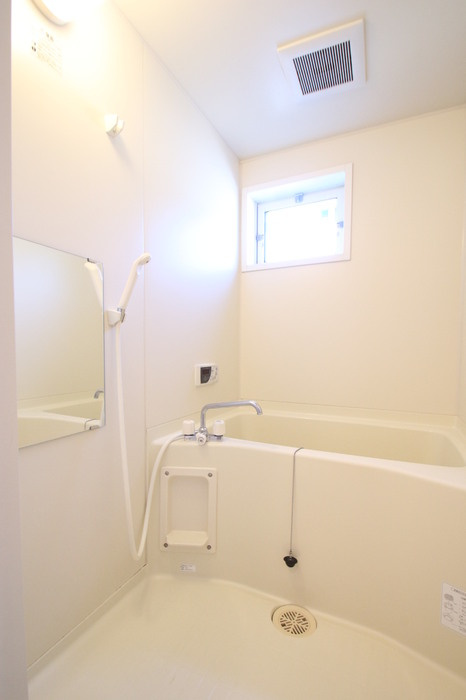 エテルノ ストラーダ塔原西 の浴室