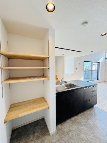 SHONAN WOOD STYLE — 鵠沼海岸のデザイン住宅の収納