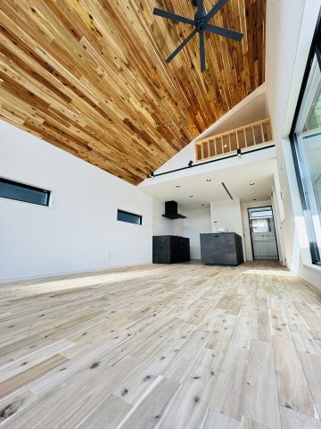 SHONAN WOOD STYLE — 鵠沼海岸のデザイン住宅の居間・リビング