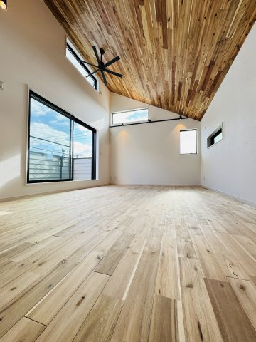 SHONAN WOOD STYLE — 鵠沼海岸のデザイン住宅の居間・リビング