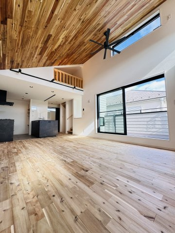 SHONAN WOOD STYLE — 鵠沼海岸のデザイン住宅の居間・リビング