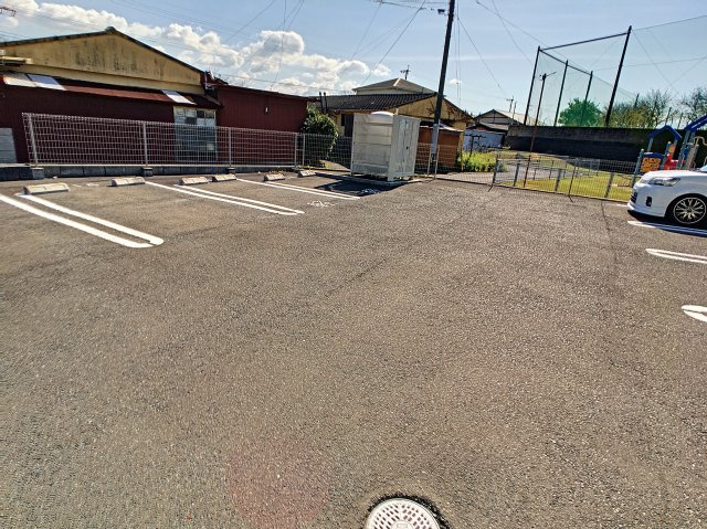 サンハイム　チサの駐車場