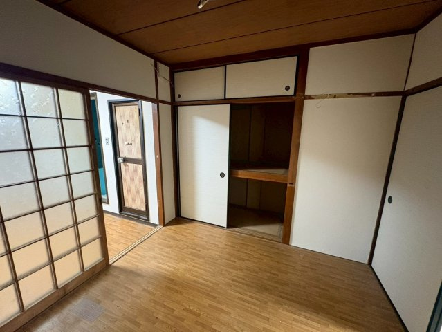 ロイヤルハイツ八戸ノ里の居間・リビング