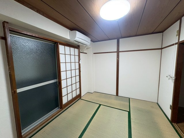 ロイヤルハイツ八戸ノ里の和室