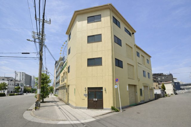 築港4階建倉庫兼事務所（港区築港3丁目10-1）