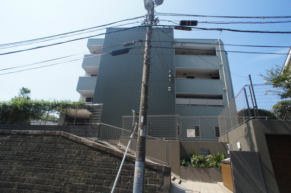 リブリ・磯子 インディゴヴェールの外観