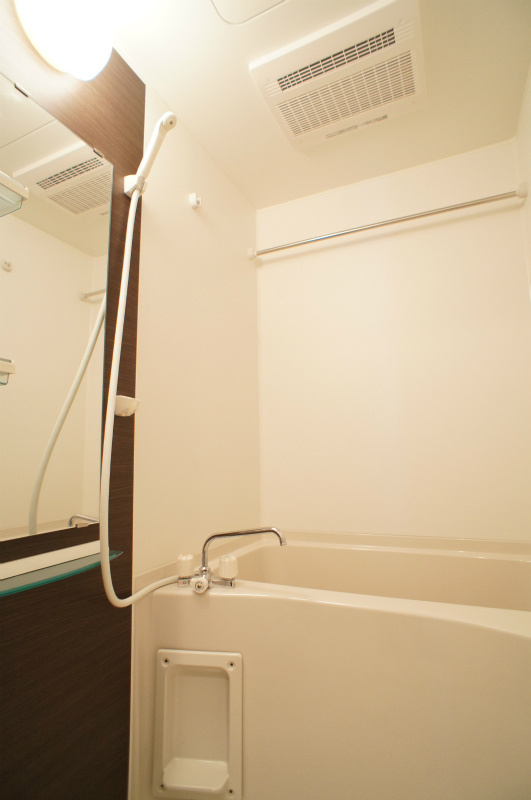 リブリ・磯子 インディゴヴェールの浴室|浴室乾燥機付き♪