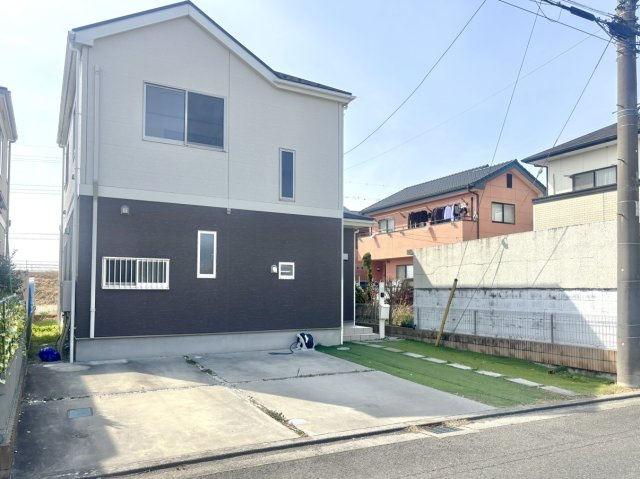 【中古戸建】伊勢崎市羽黒町の外観|■外観｜特徴のある個性的な住まいと美しい街並み、そして住みやすい環境を、ぜひ現地でご覧になりませんか。お気軽にお問合せください(^^)  