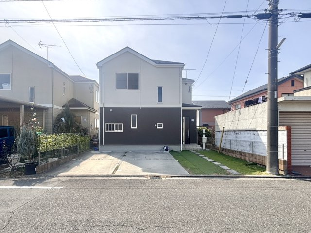 【中古戸建】伊勢崎市羽黒町の外観|■外観｜閑静な住宅街で始める新しい暮らし♪開放的な毎日をあなたへ(^^♪